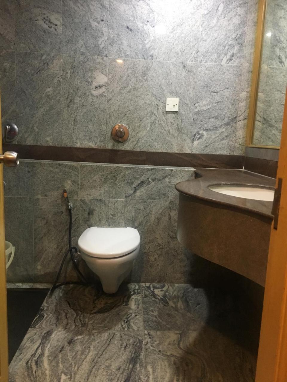 تيروباتي Asr Guesthouse المظهر الخارجي الصورة